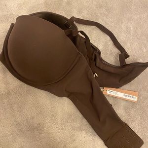 New with tags NWT Skims Fits Everybody Strapless Bra 42C